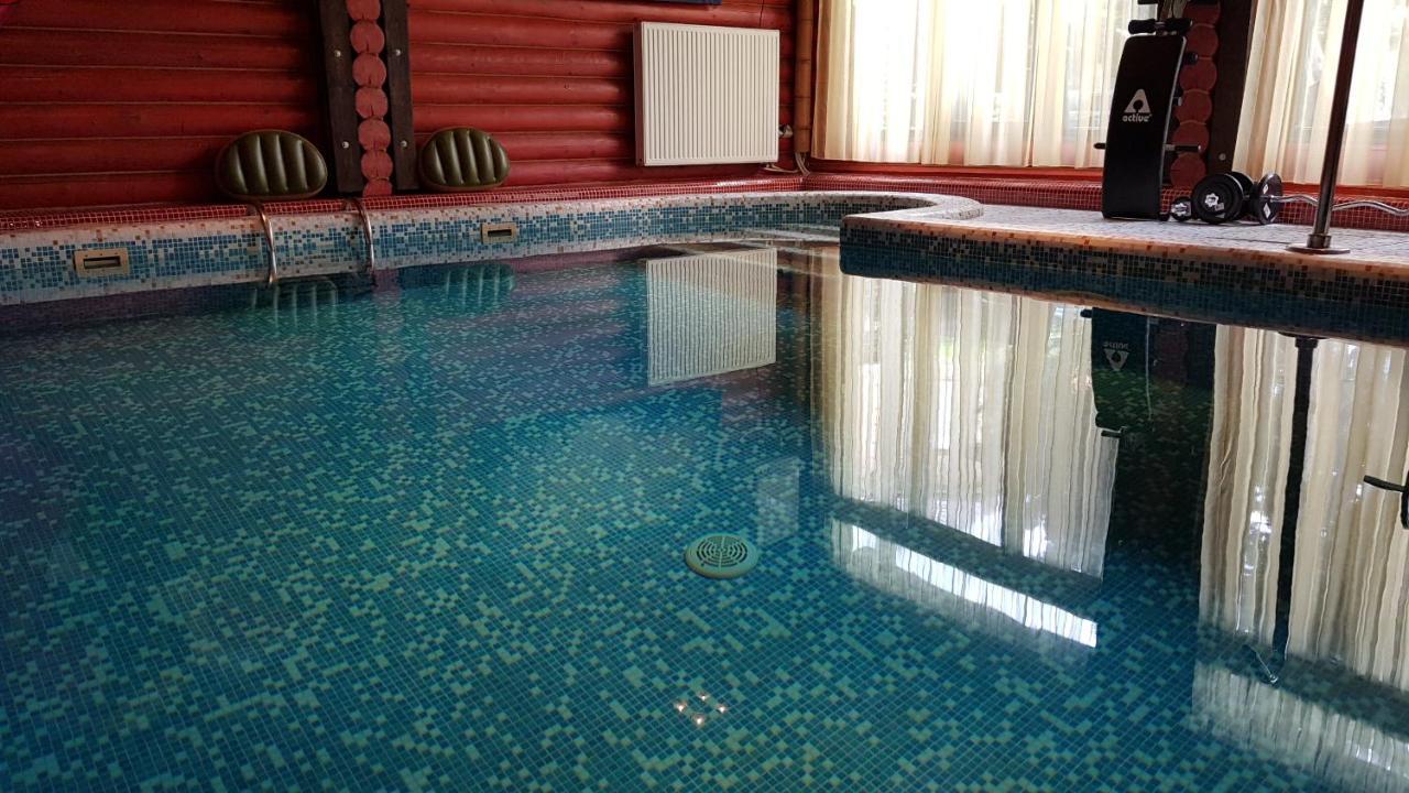 Luxury Apartments With Pool And Sauna In The Villa Tsjernivtsi Eksteriør bilde