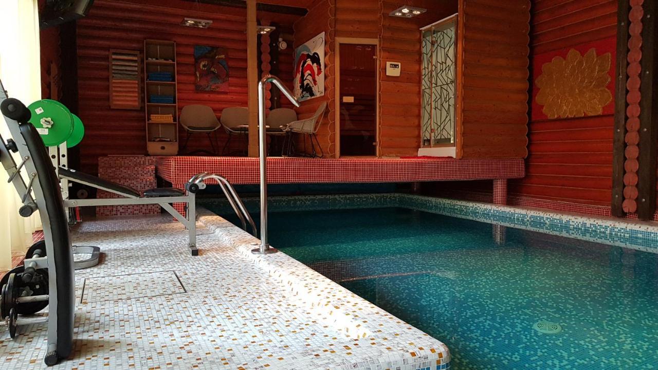 Luxury Apartments With Pool And Sauna In The Villa Tsjernivtsi Eksteriør bilde