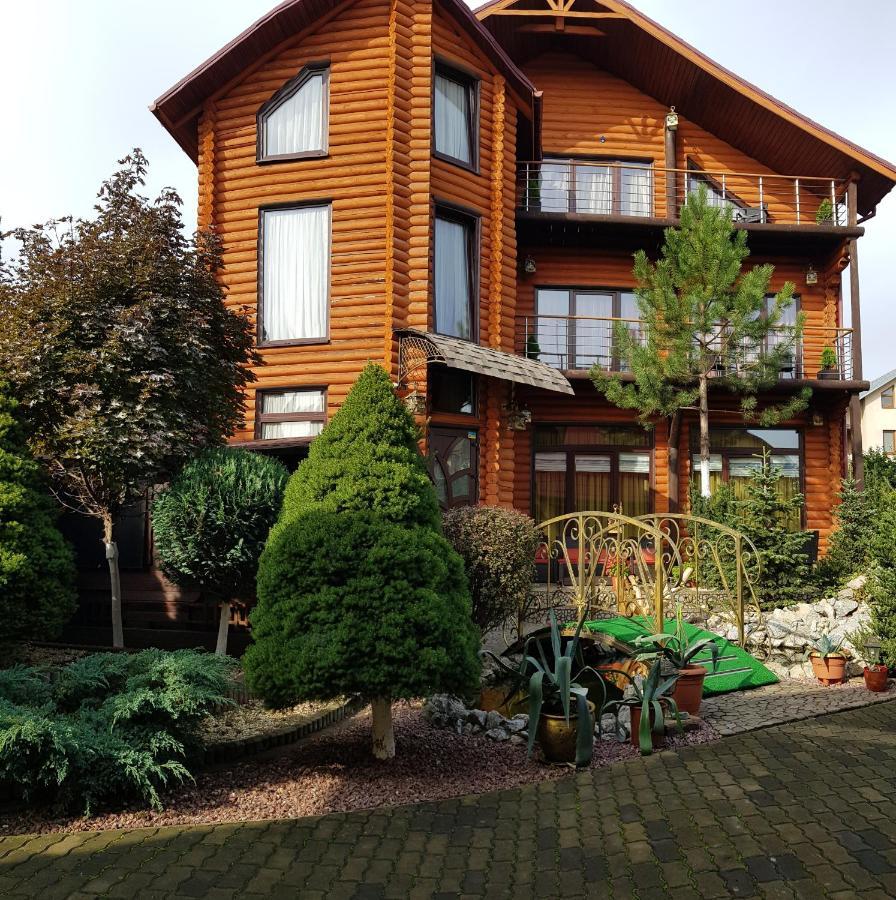 Luxury Apartments With Pool And Sauna In The Villa Tsjernivtsi Eksteriør bilde