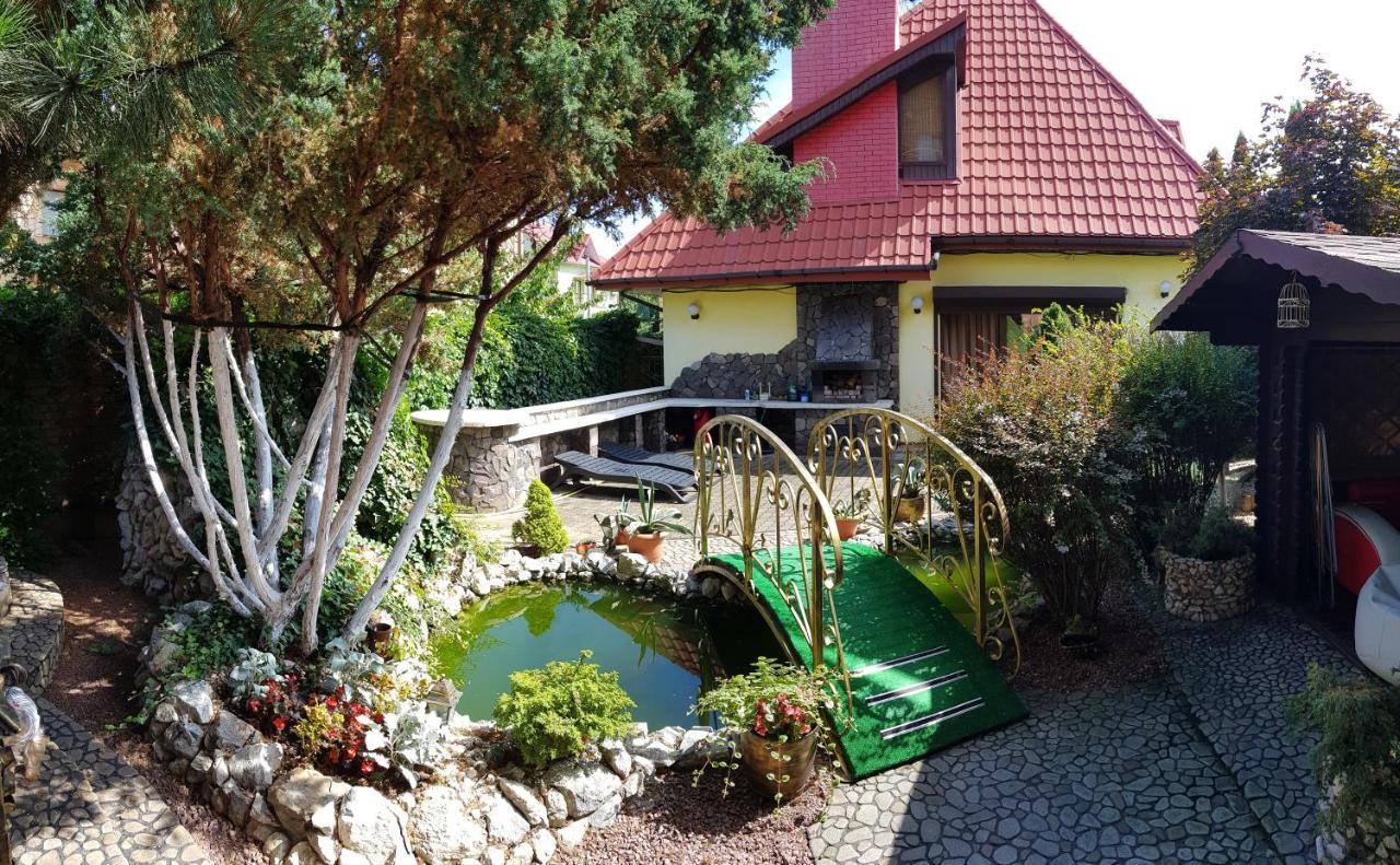 Luxury Apartments With Pool And Sauna In The Villa Tsjernivtsi Eksteriør bilde