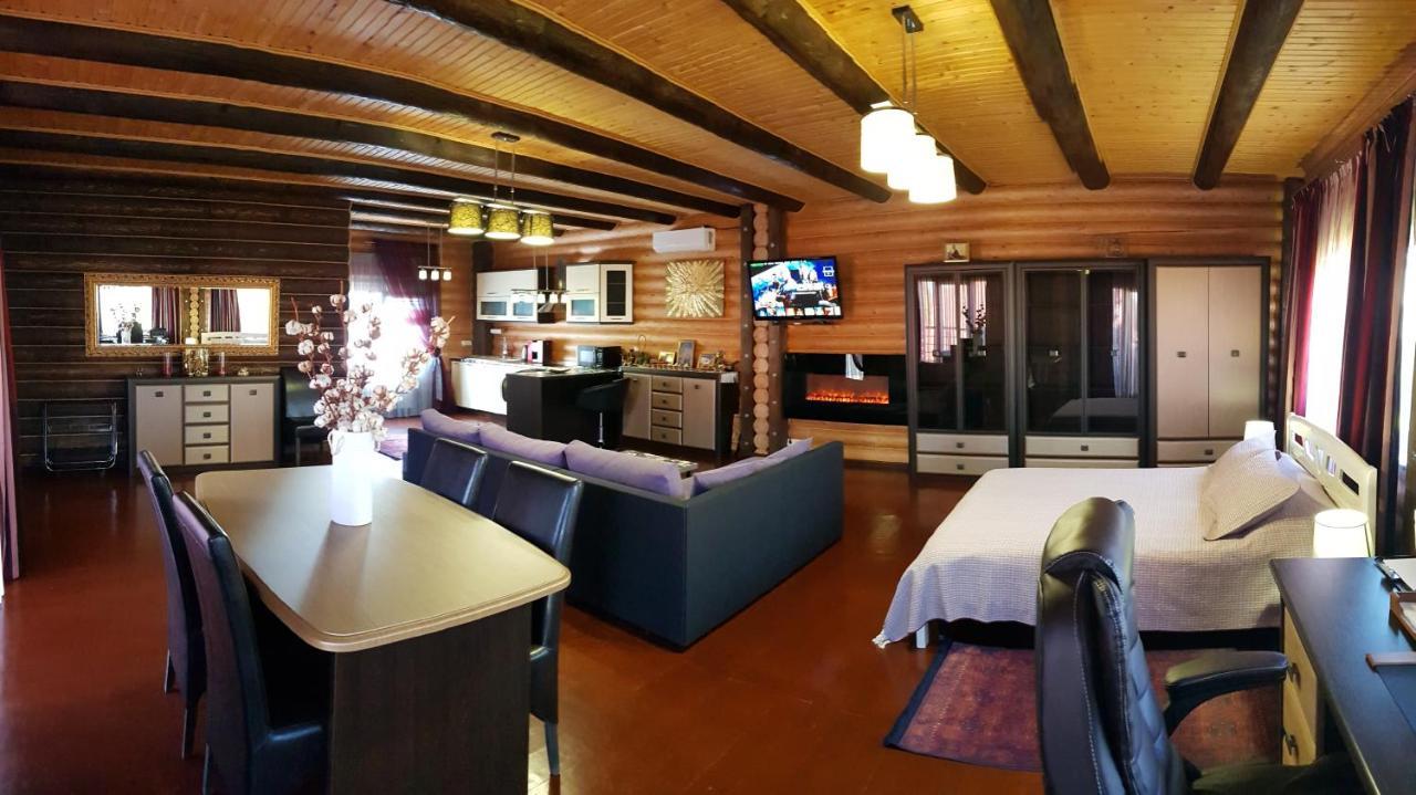 Luxury Apartments With Pool And Sauna In The Villa Tsjernivtsi Eksteriør bilde