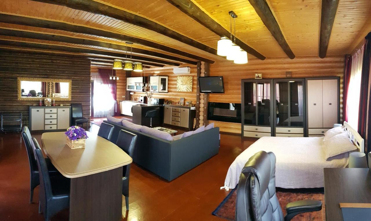 Luxury Apartments With Pool And Sauna In The Villa Tsjernivtsi Eksteriør bilde
